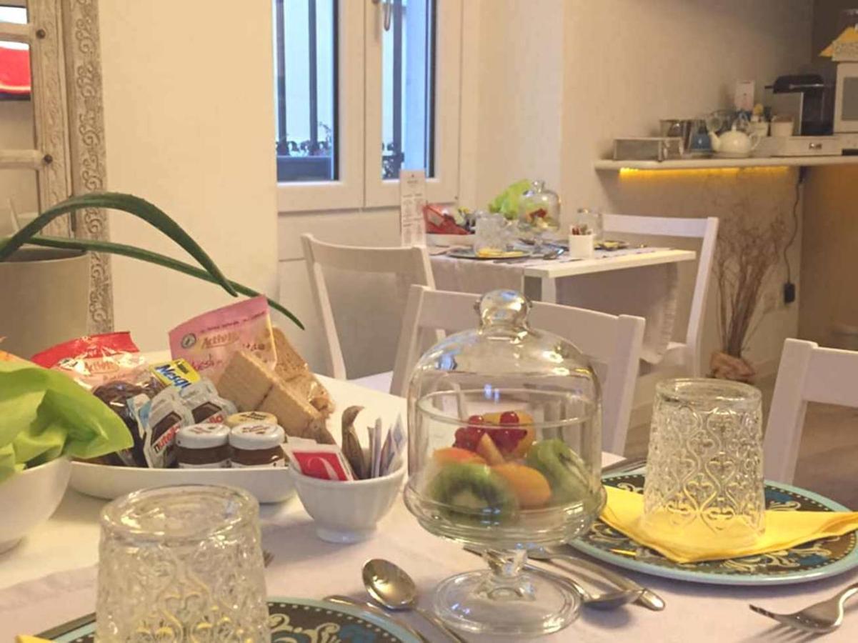 Residenza Elisa Bed & Breakfast Desenzano del Garda Exterior photo