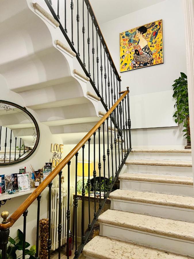 Residenza Elisa Bed & Breakfast Desenzano del Garda Exterior photo