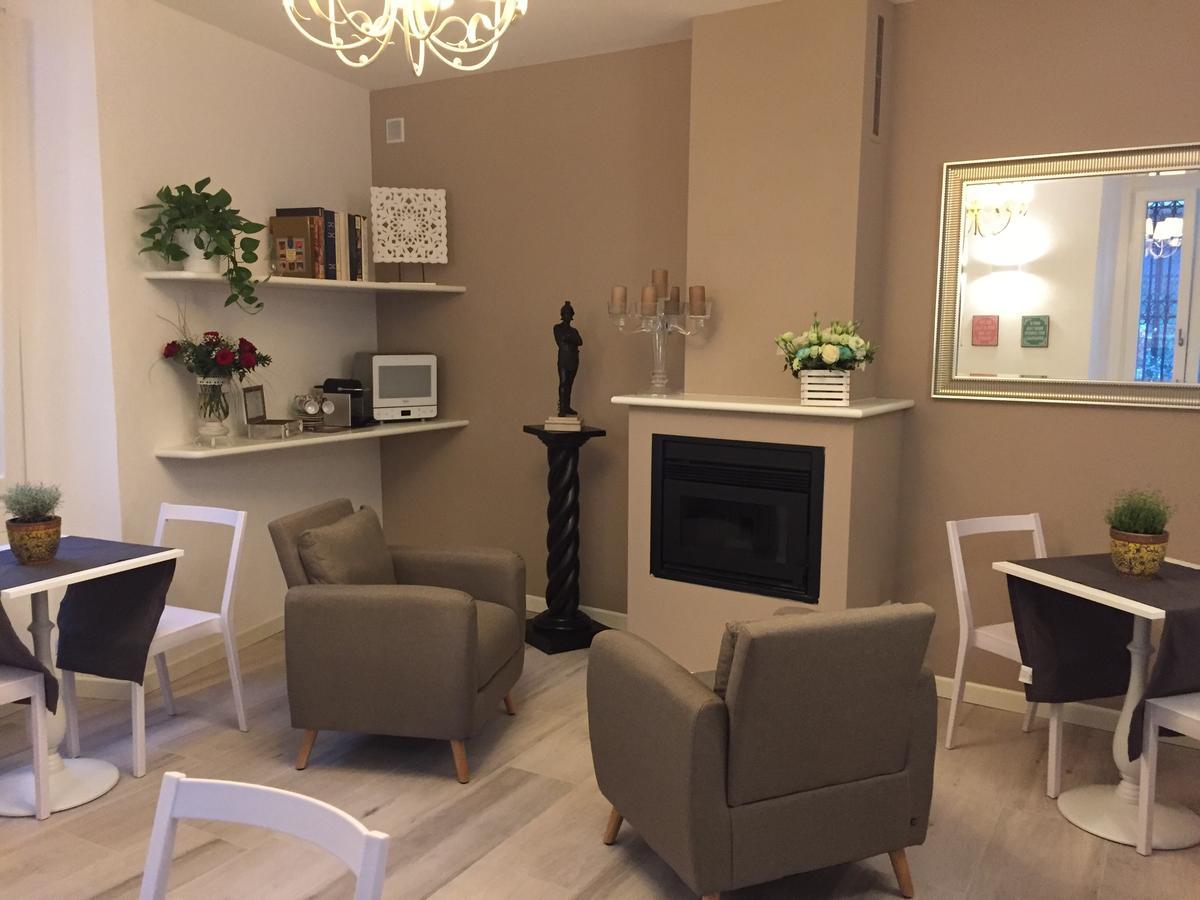 Residenza Elisa Bed & Breakfast Desenzano del Garda Exterior photo