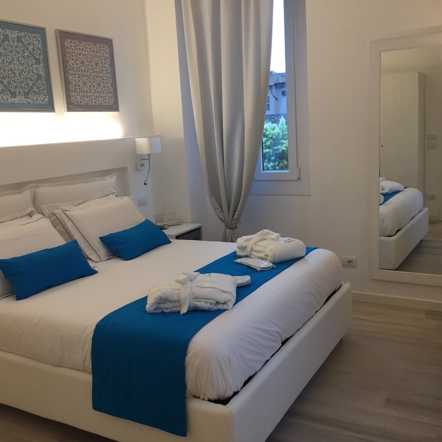 Residenza Elisa Bed & Breakfast Desenzano del Garda Exterior photo