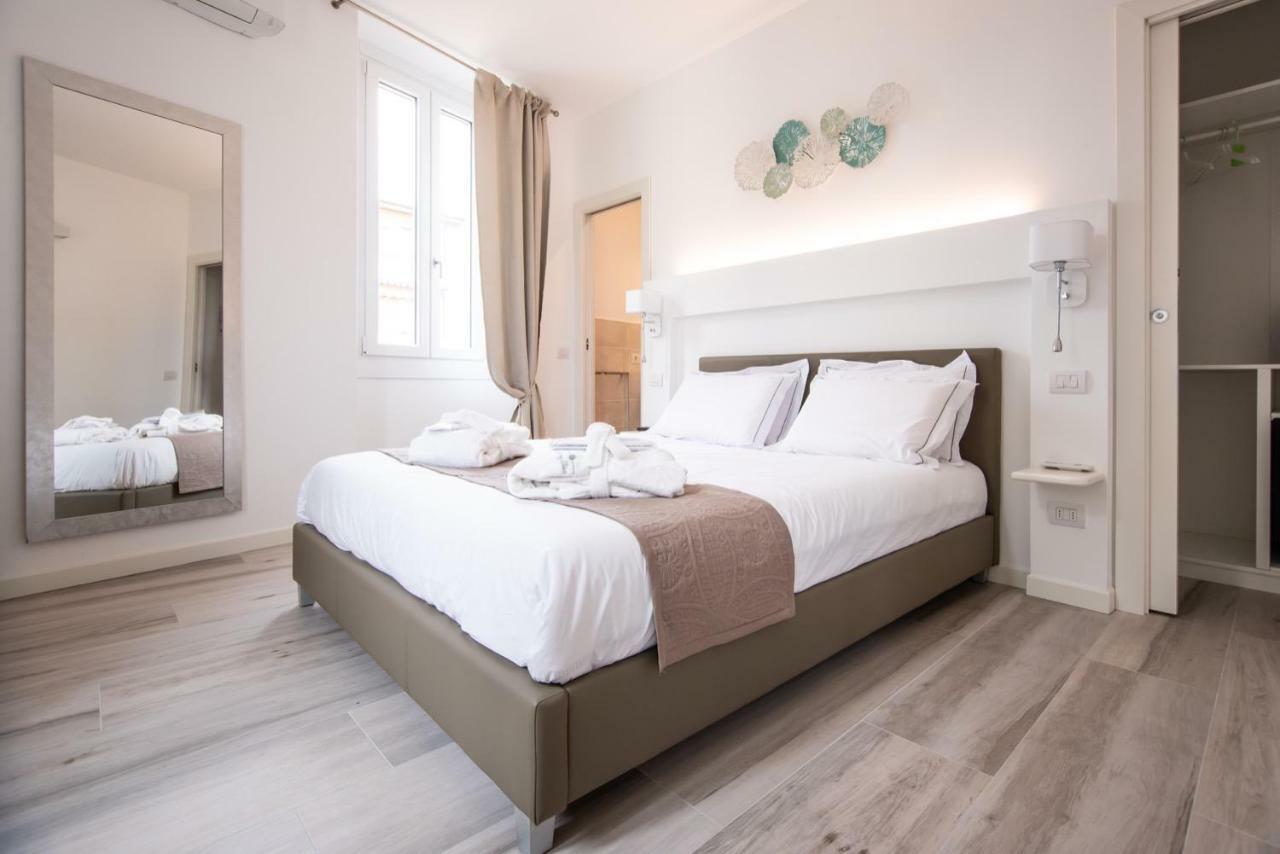 Residenza Elisa Bed & Breakfast Desenzano del Garda Exterior photo